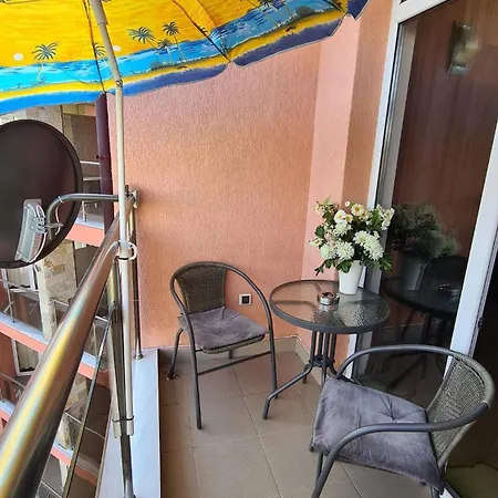 67 & 16 Rainbow Complex דירה *