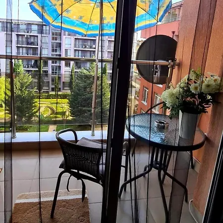 67 & 16 - Rainbow Complex Apartment