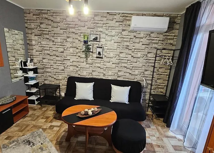 67 & 16 Rainbow Complex 公寓