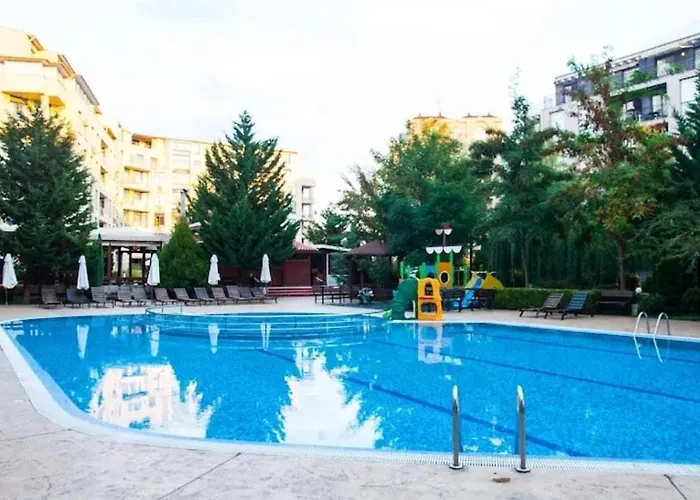 67 & 16 Rainbow Complex Apartment *