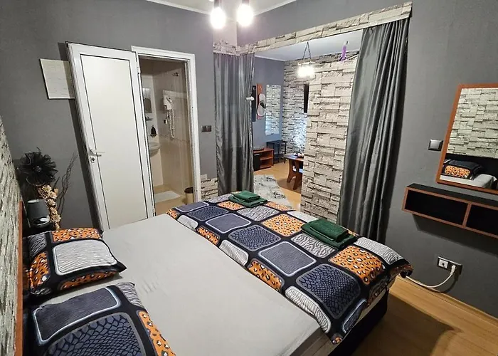 67 & 16 Rainbow Complex * 阳光海滩