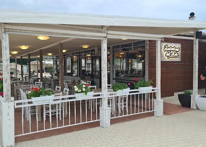 公寓 67 & 16 Rainbow Complex 阳光海滩