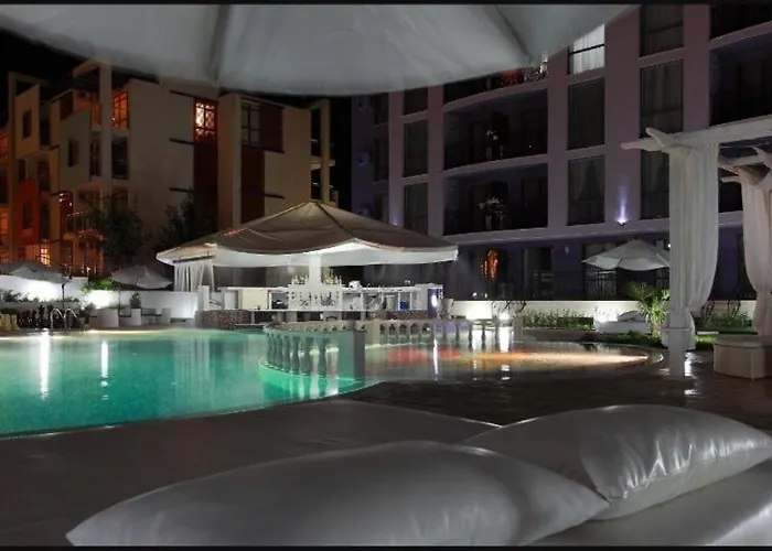 公寓 67 & 16 Rainbow Complex 阳光海滩