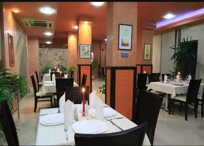 公寓 67 & 16 Rainbow Complex 阳光海滩