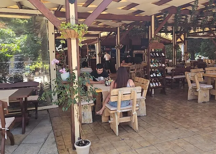 67 & 16 Rainbow Complex 公寓