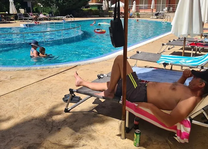 67 & 16 Rainbow Complex 公寓 阳光海滩