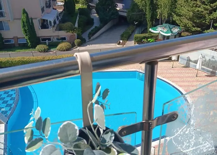 公寓 67 & 16 Rainbow Complex 阳光海滩