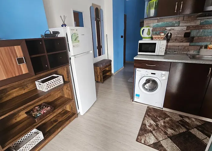 67 & 16 Rainbow Complex 公寓 *