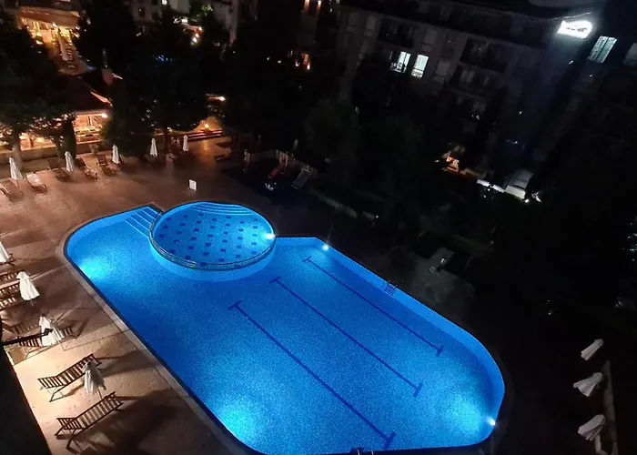 67 & 16 Rainbow Complex * 阳光海滩