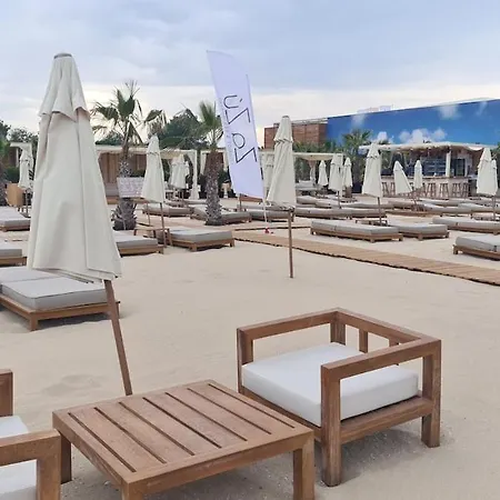 67 & 16 Rainbow Complex サニービーチ